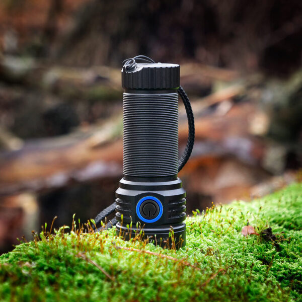 ZESTAW Latarka everActive FL-3300R Luminator 3300lm + Akumulator 26650 5200mAh