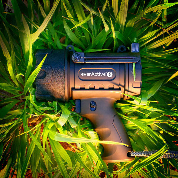 Ładowalny szperacz LED everActive SL-500R Hammer