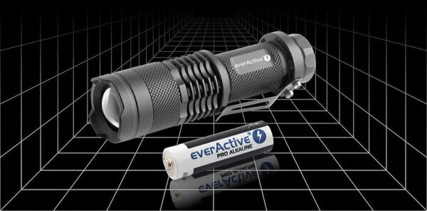 latarka-reczna-diodowa-led-everactive-fl-180-bullet-z-dioda-cree-xp-e2-9 Latarka ręczna LED everActive FL-180 Bullet CREE XP-E2