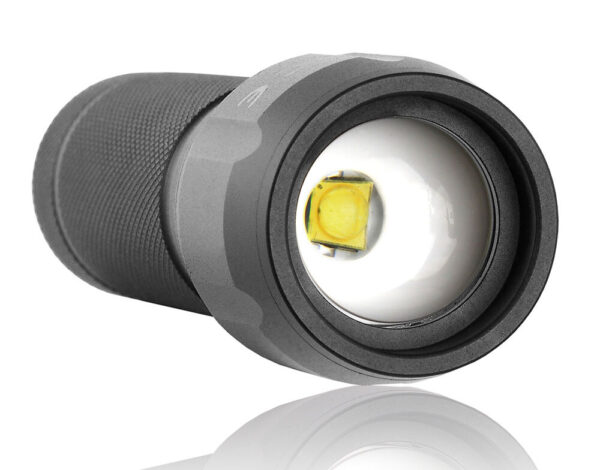 latarka-reczna-diodowa-led-everactive-fl-300-8 Latarka ręczna LED everActive FL-300+ CREE XP-G3 350lm zoom