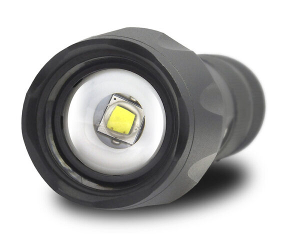 Latarka ręczna diodowa LED everActive FL-600 CREE XM-L2 600lm